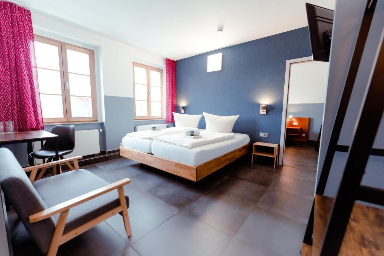 Restaurant Und Pension Alberthafen Dresda Esterno foto