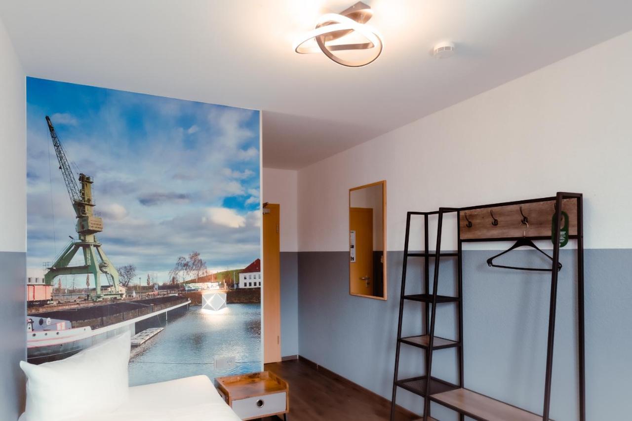 Restaurant Und Pension Alberthafen Dresda Esterno foto